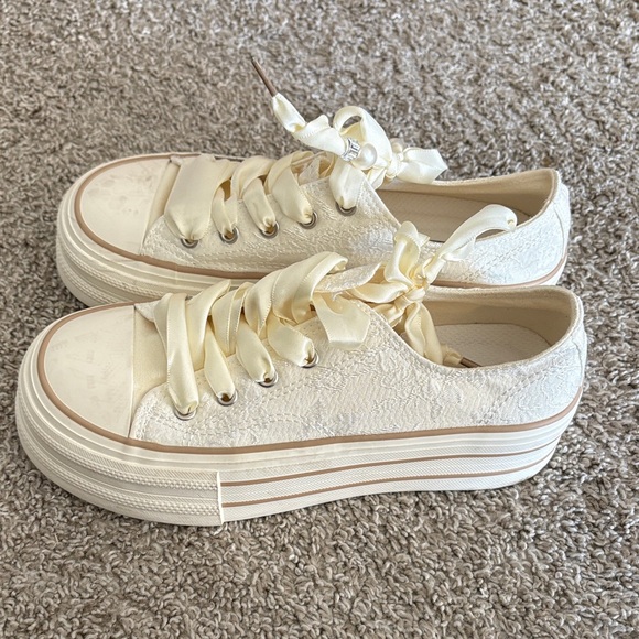 Cream Lace-Up Women's Sneakers - Picture 2 of 6